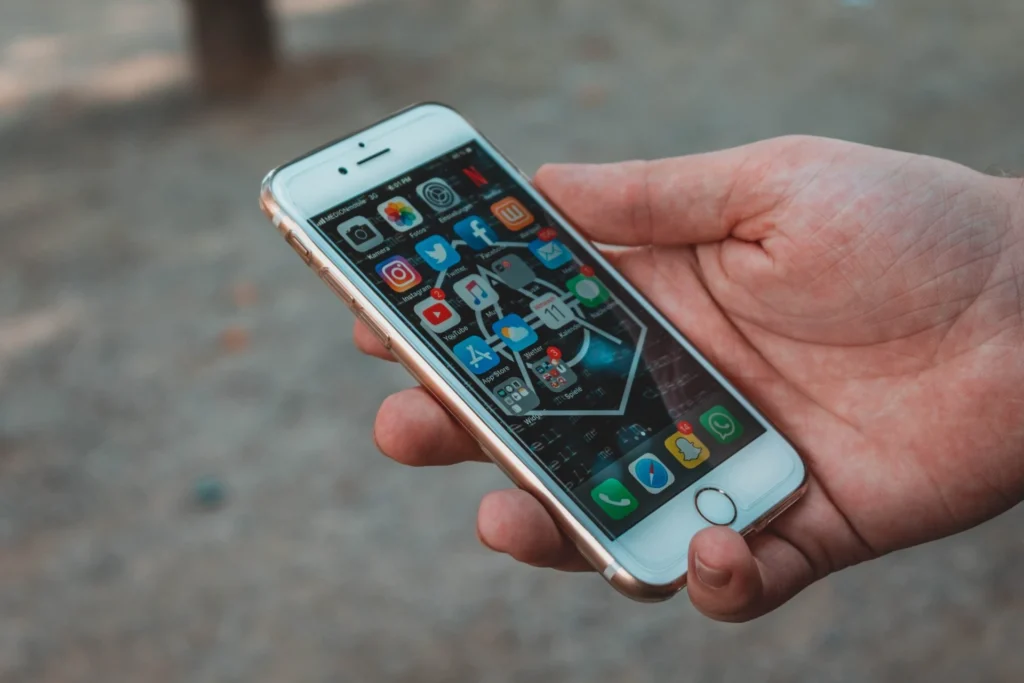 Receiving Emails on White Iphone